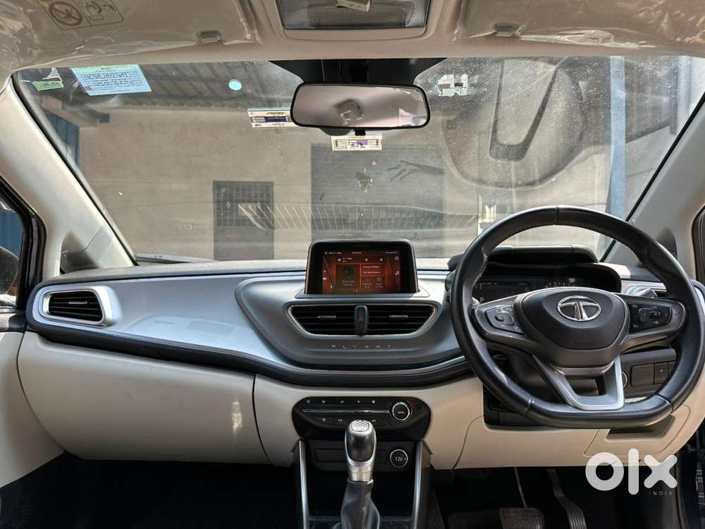 Tata Altroz 2023 Petrol Well Maintained,service Records Also Availabl