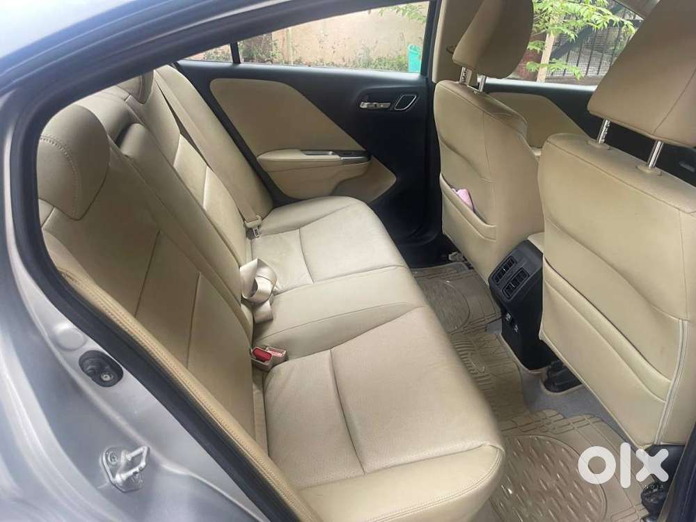 Flawless 2018 Honda City 1.5 Vx Cvt  Ivtec ( Automatic)/ 28,400 Km