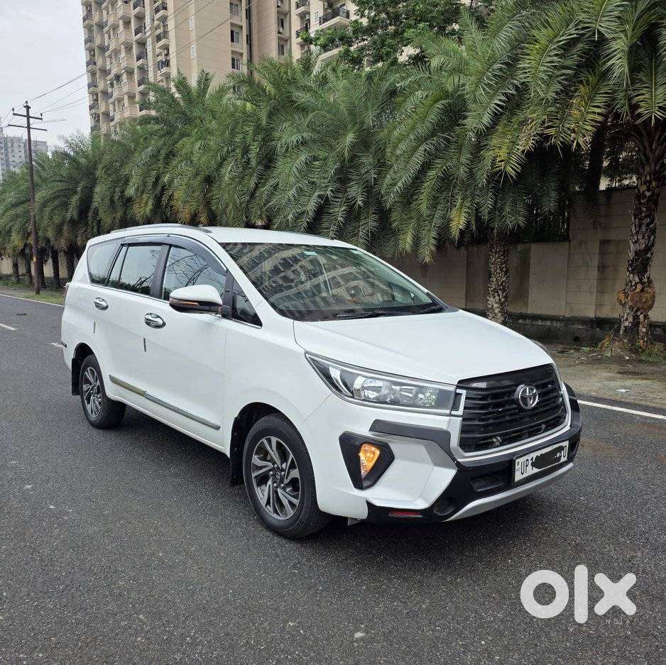 Toyota Innova Crysta 2.4 G Mt 7 Str, 2022, Diesel
