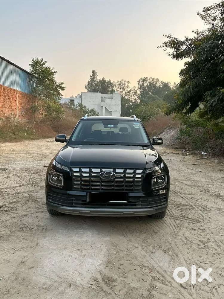 Hyundai Venue 2024 Petrol 20000 Km Driven