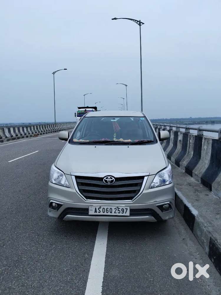 Toyota Innova 2016
