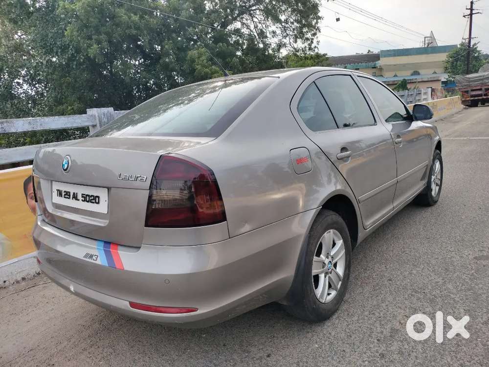 Skoda Laura 1.9 Ambiente 2012