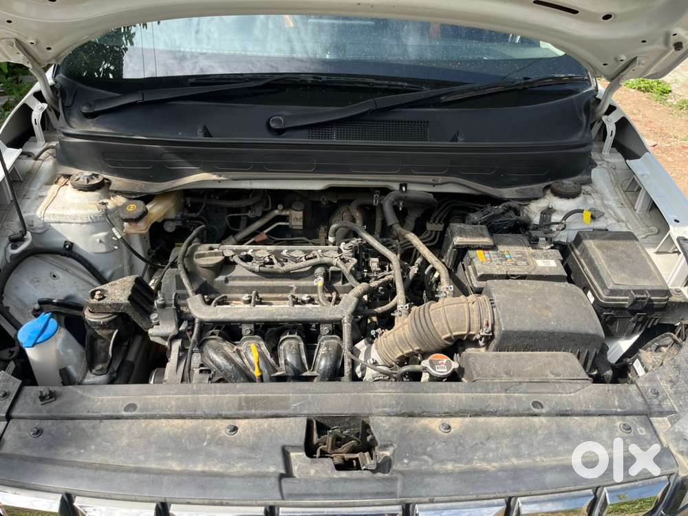 Hyundai Venue Petrol Manual 2024