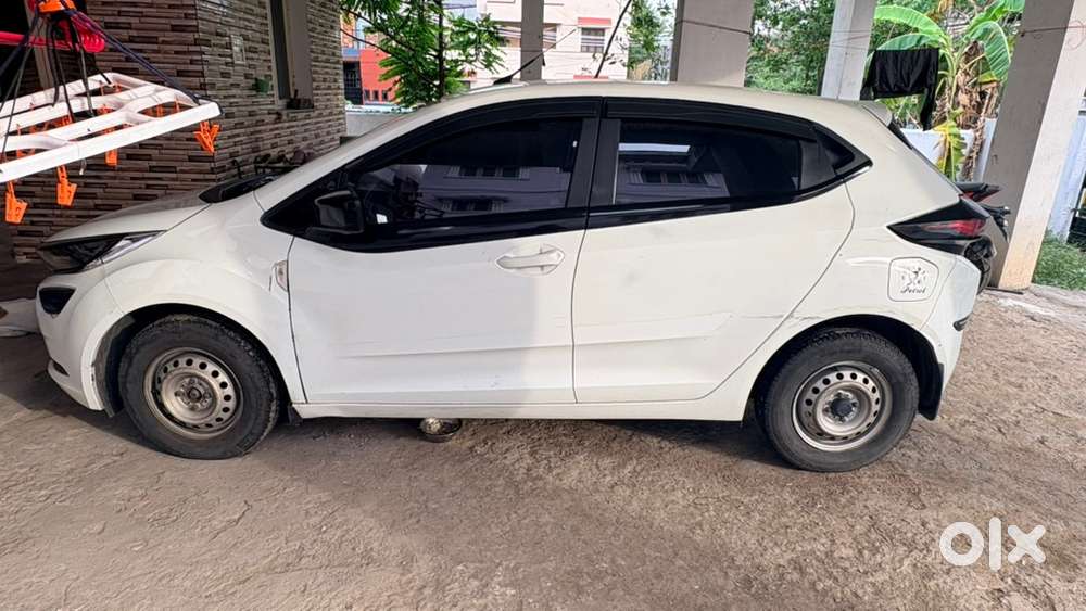 Tata Altroz Petrol 2021