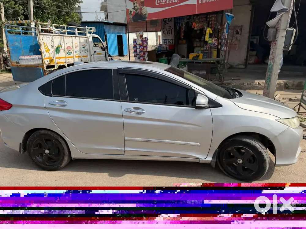 Both Keys ,non Accidental,smooth Driven Car,single Handed