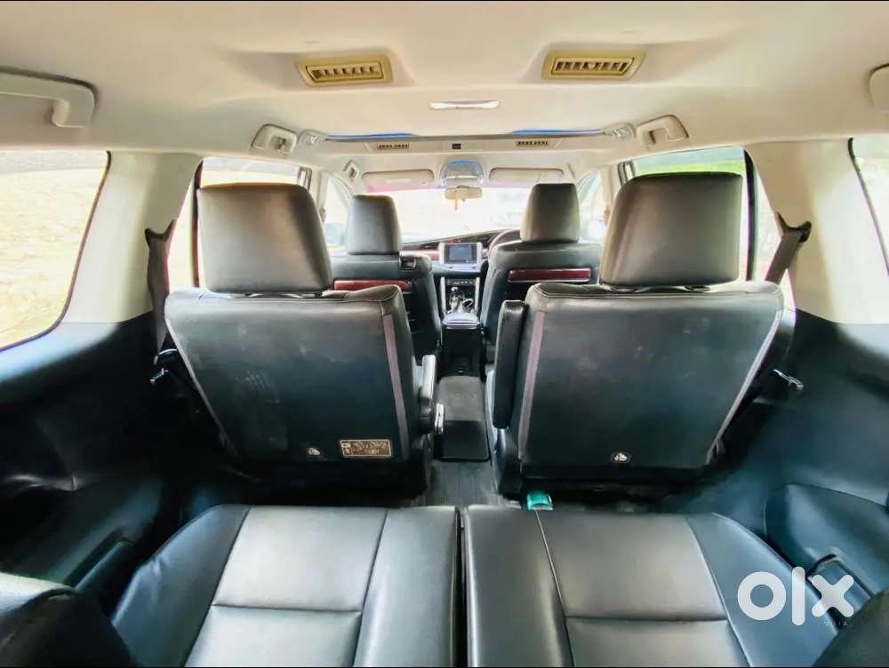 Toyota Innova Crysta 2016 Diesel Well Maintained