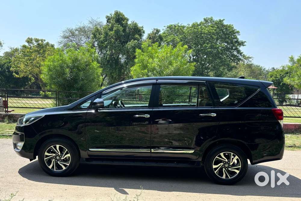 Toyota Innova Crysta 2.4 G Mt, 2024, Diesel