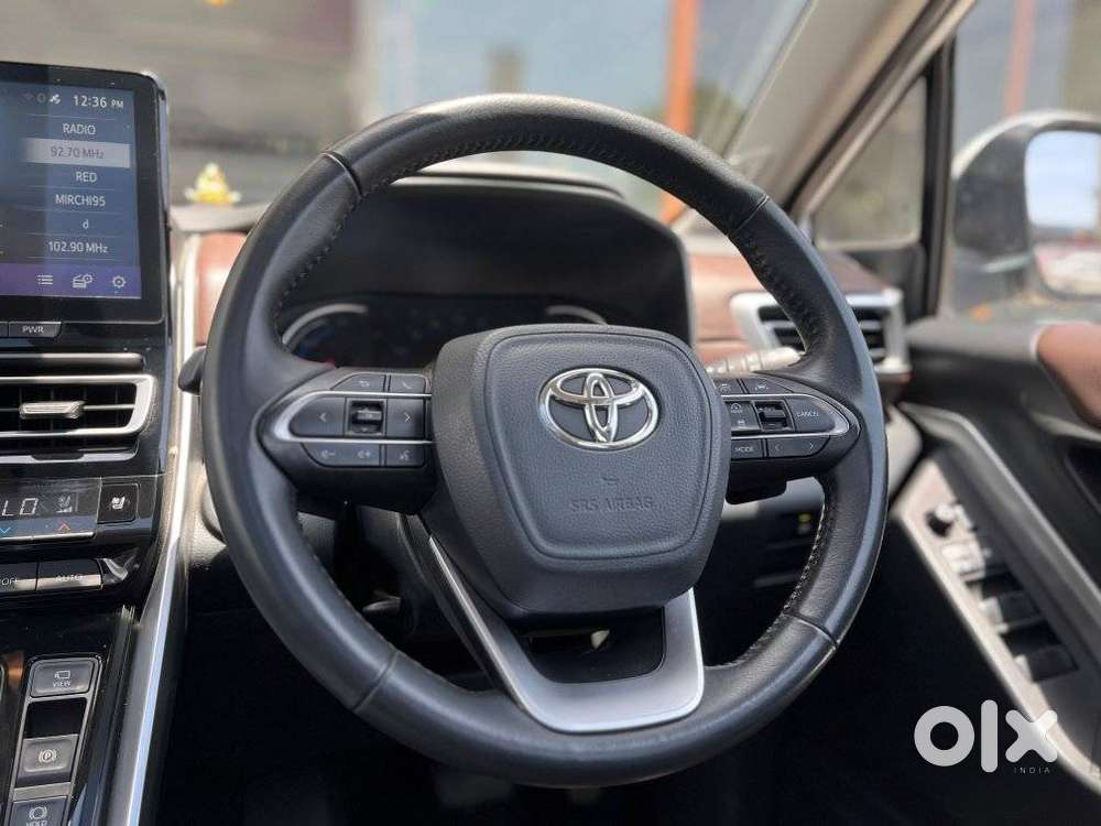 Toyota Innova Hycross 2.0 Zx (o) Hybrid 7 Str, 2023, Petrol