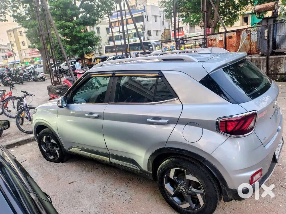Hyundai Venue 2020 Petrol Well Maintained