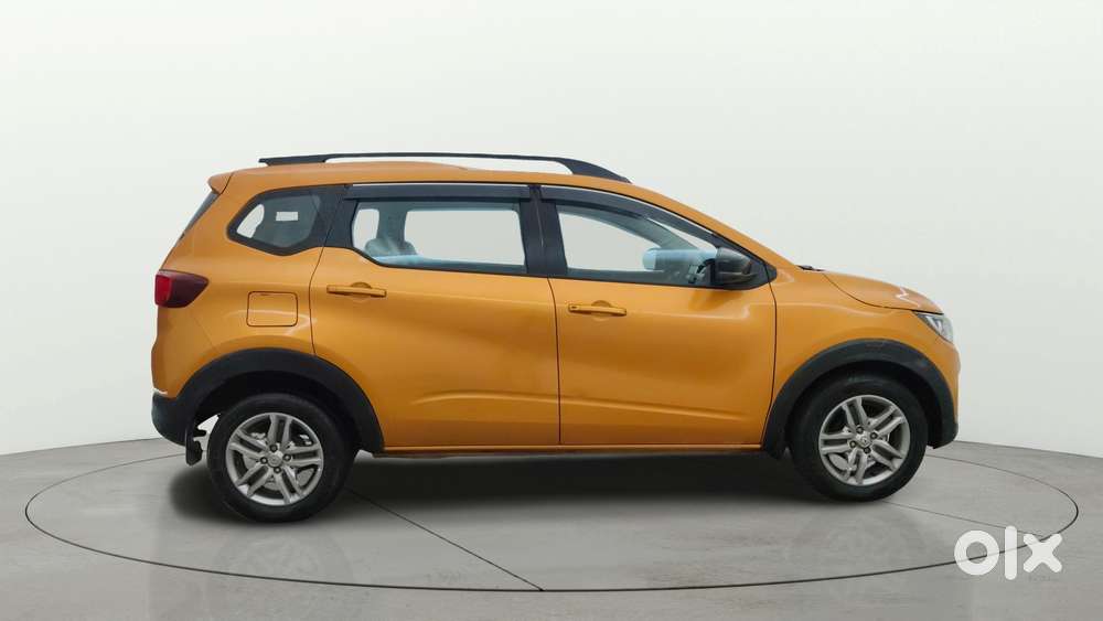 Renault Triber Rxz, 2022, Petrol