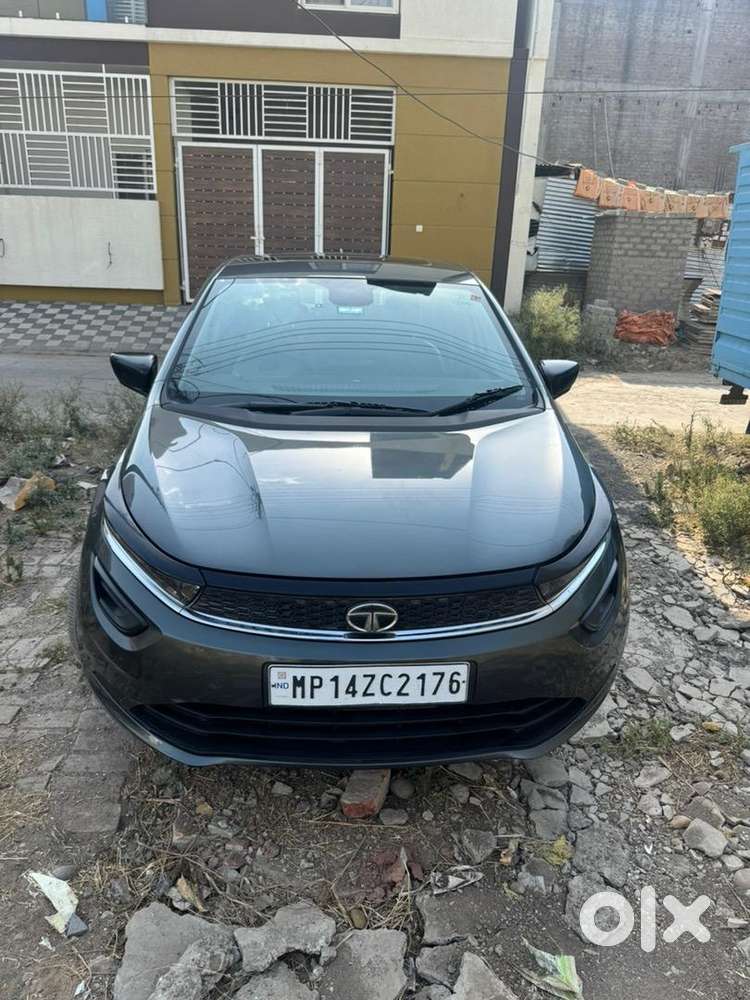 Tata Altroz Cng With Sunroof