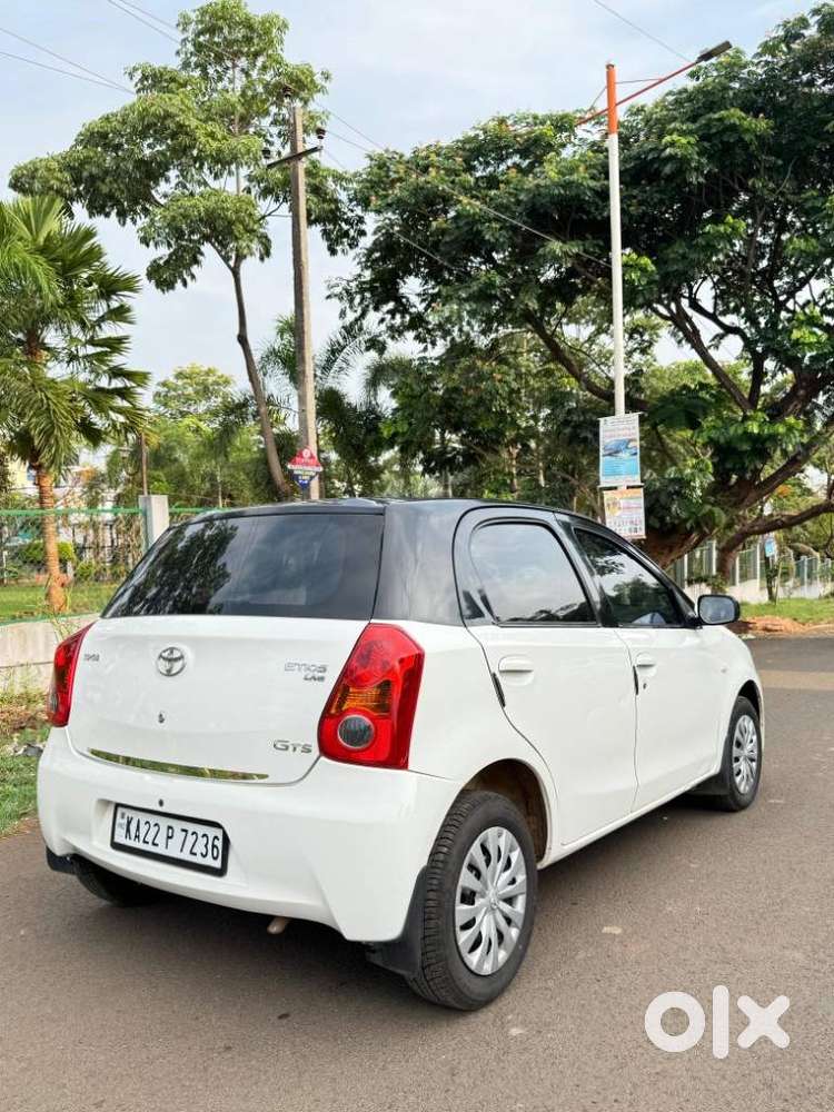 Toyota Etios Liva 2011-2012 G, 2012, Petrol