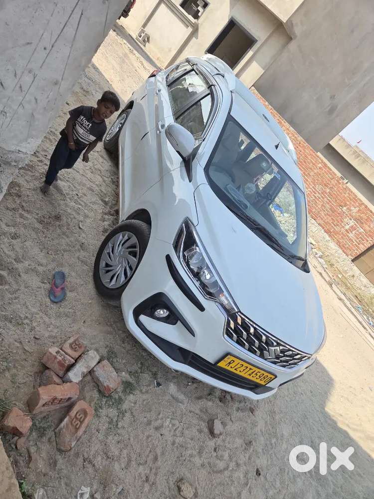 Maruti Suzuki Ertiga 1.5 Vxi 2025
