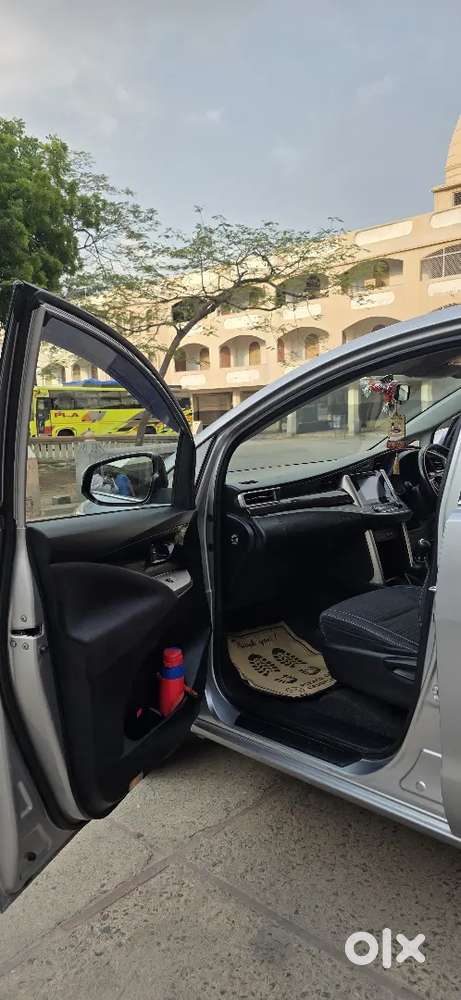 Toyota Innova Crysta 2.7 V 2018