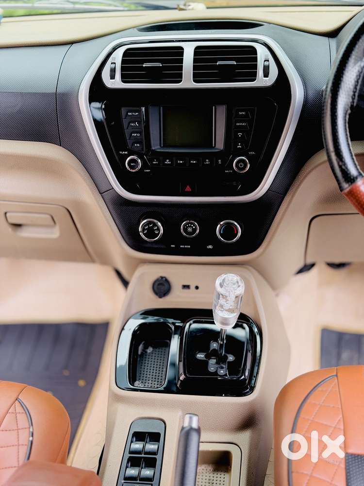 Mahindra Tuv 300 T8 Amt (automatic), 2016, Diesel