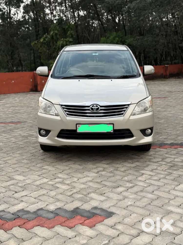 Toyota Innova 7 Str 2013 Diesel 180000 Km Driven