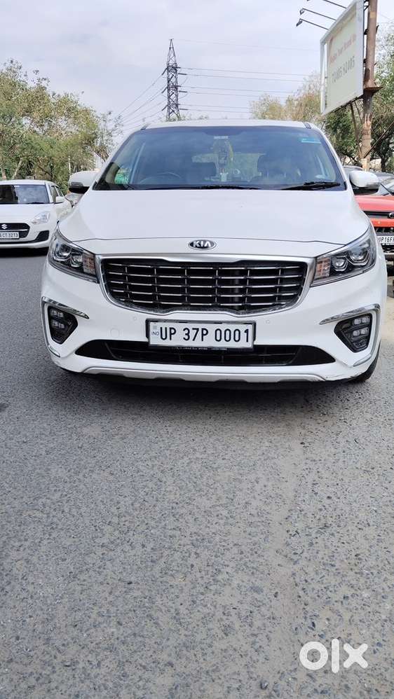 Kia Carnival Limousine Vip Number 0001