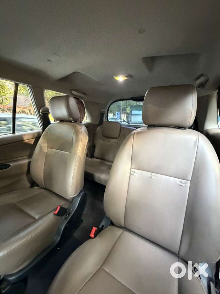 Toyota Innova 2.5 G (diesel) 7 Seater Bs Iv, 2015, Diesel