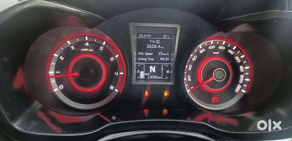 Mahindra Xuv300 1.2 W6 Amt Petrol, 2023, Petrol