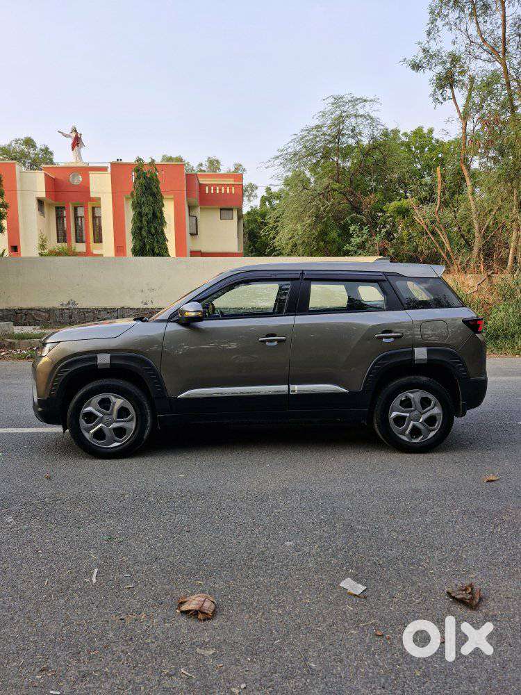 Maruti Suzuki Brezza 1.5 Lxi Smart Hybrid, 2024, Petrol