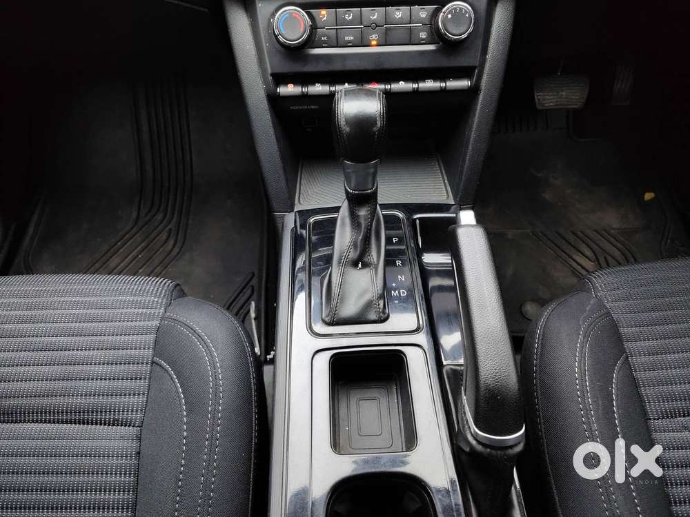 Mahindra Xuv700 2.0 Ax 5 Petrol At Str, 2022, Petrol