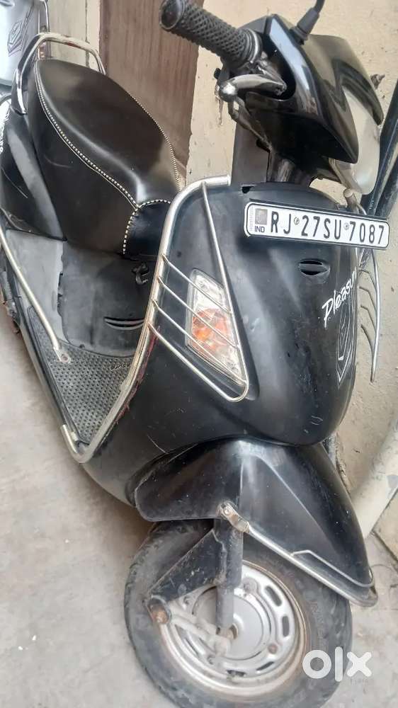 Hero Honda Pleasure Scooter
