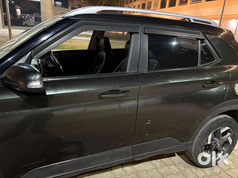 Hyundai Venue 2020 Diesel 95000 Km Driven