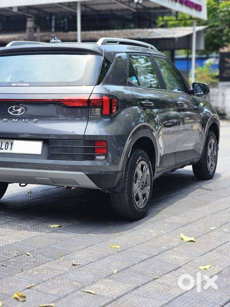 Hyundai Venue 1.2 S (o), 2023, Petrol