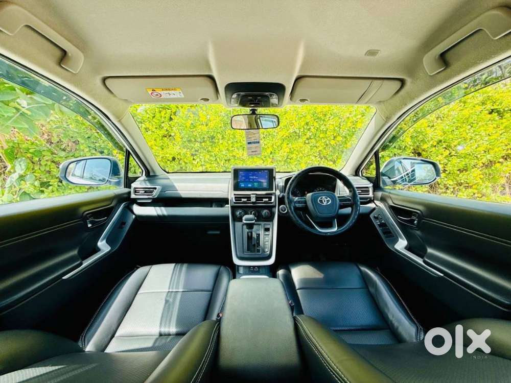 Toyota Innova Hycross 7s Option, 2024, Petrol