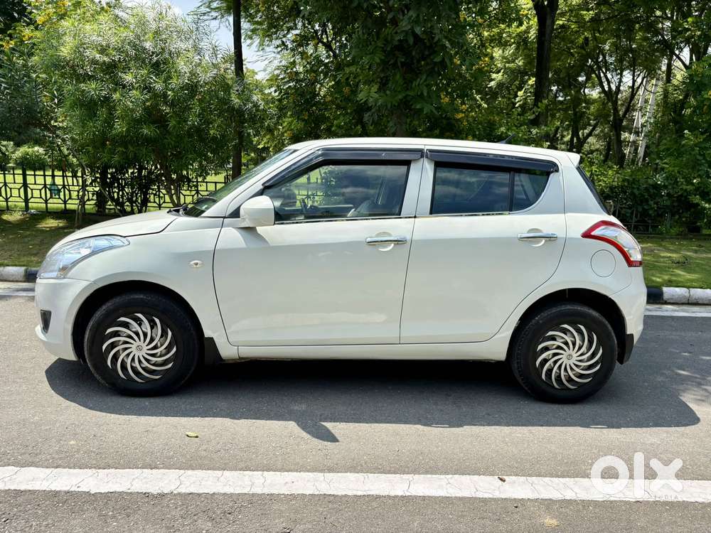Maruti Suzuki Swift Lxi Option, 2012, Petrol