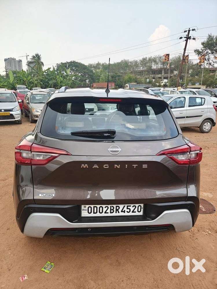 Nissan Magnite 1.0 Xv Premium Dual Tone, 2021, Petrol