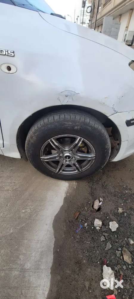 Maruti Suzuki Swift Lxi 2010