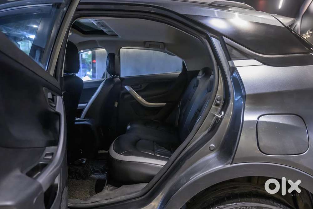 Tata Nexon 1.2 Revotron Xma Amt (s), 2023, Petrol