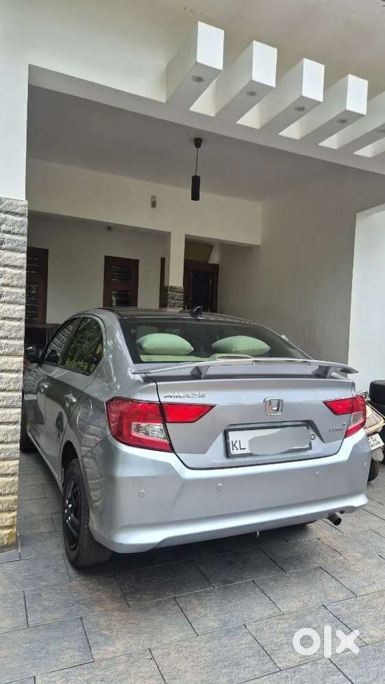 Honda Amaze
Fuel:diesel 
Mileage :up To 27km
Full Company Service