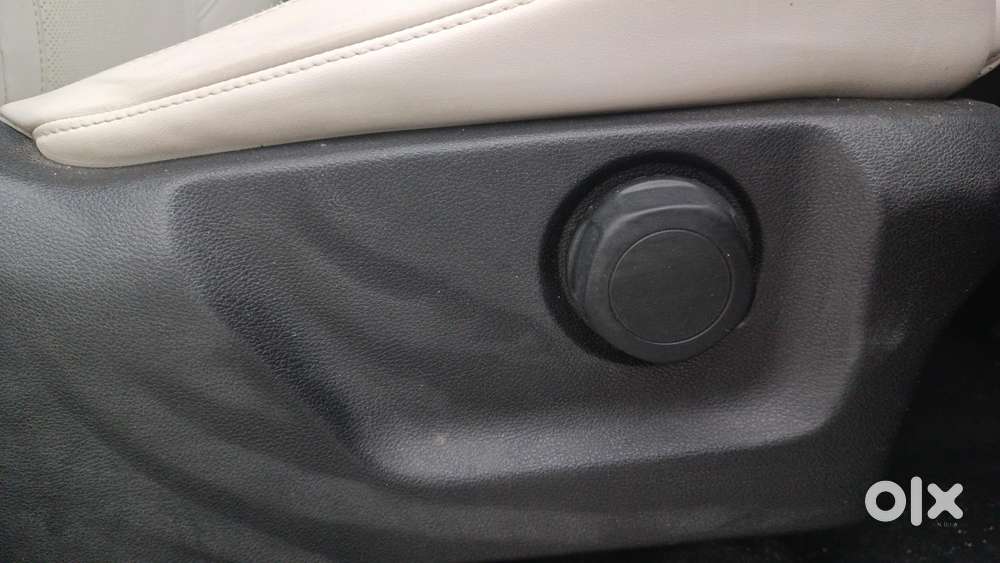 Mahindra Xuv700 2.0 Ax 7 Petrol At Str, 2023, Diesel