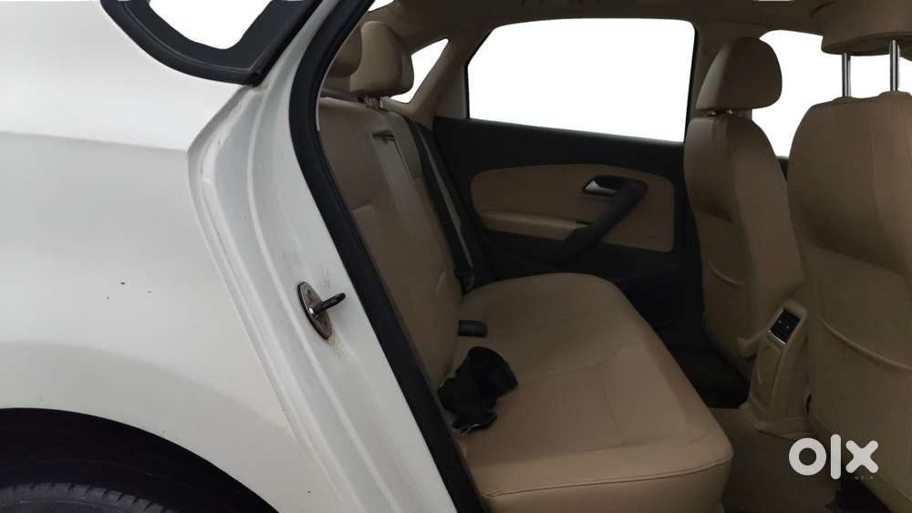 Volkswagen Vento 1.2 Highline Plus At 16 Alloy, 2017, Petrol