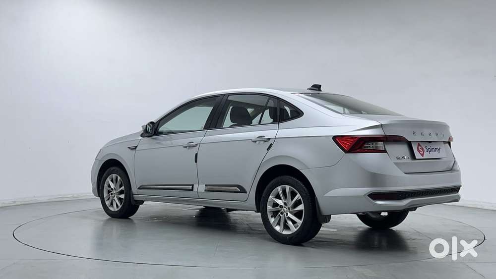 Skoda Slavia Ambition 1.0l Tsi At, 2022, Petrol