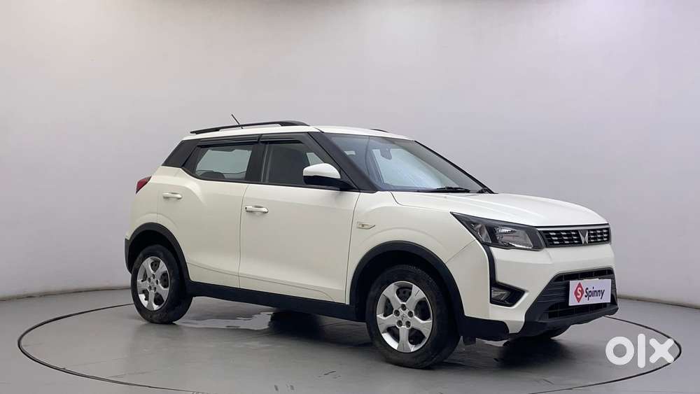 Mahindra Xuv300 1.2 W6 Amt Petrol, 2023, Petrol