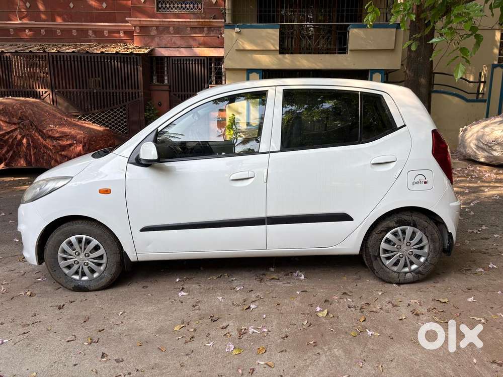 Hyundai I10 Sportz, 2015, Petrol