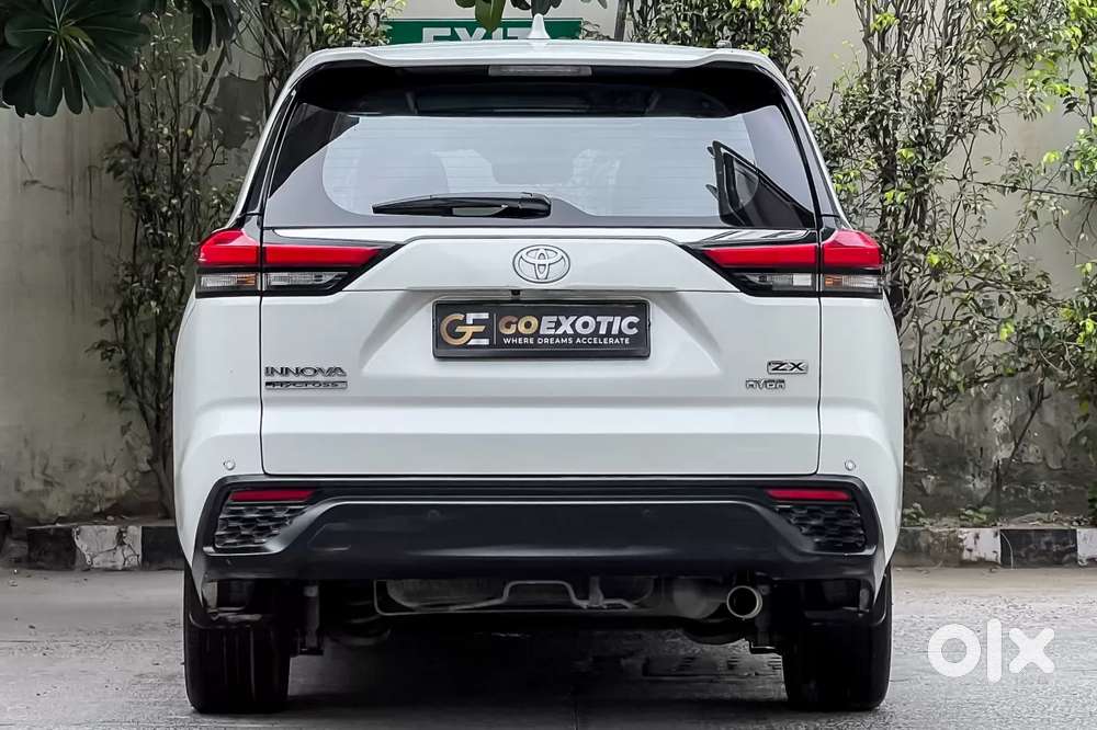 Toyota Innova Hycross 2.0 Zx Hybrid 7 Str, 2023, Petrol