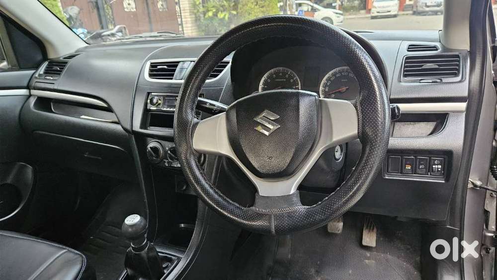 Maruti Suzuki Swift Vxi + Manual, 2012, Petrol