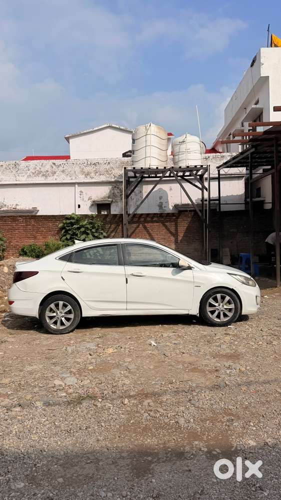 Hyundai Fluidic Verna 2012