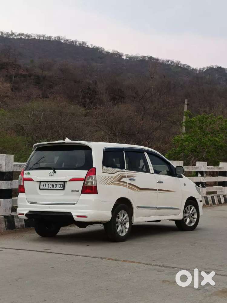 Toyota Innova 2015 Diesel 140000 Km Driven