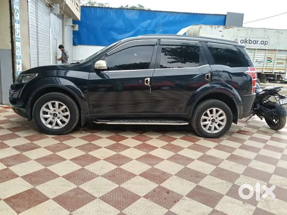 Mahindra Xuv500 2017 Diesel 111000 Km Driven