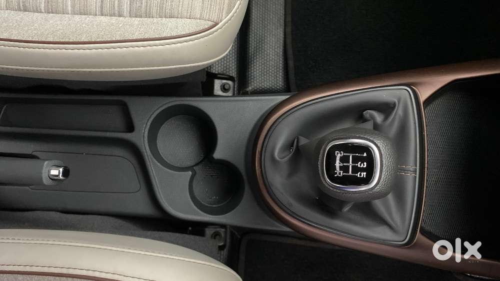 Hyundai Aura Sx Manual, 2022, Petrol