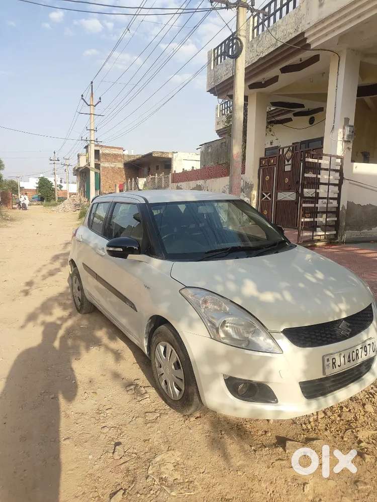 कार की जानकारी:
 2013 मॉडल
 Vxi पेट्रोल
 प्रथम मालिक (first Owner)