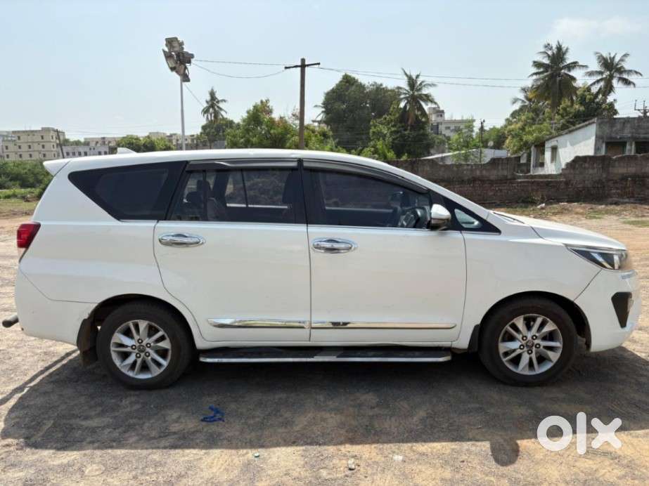 Toyota Innova Crysta 2.7 Gx Mt 8s, 2017, Diesel