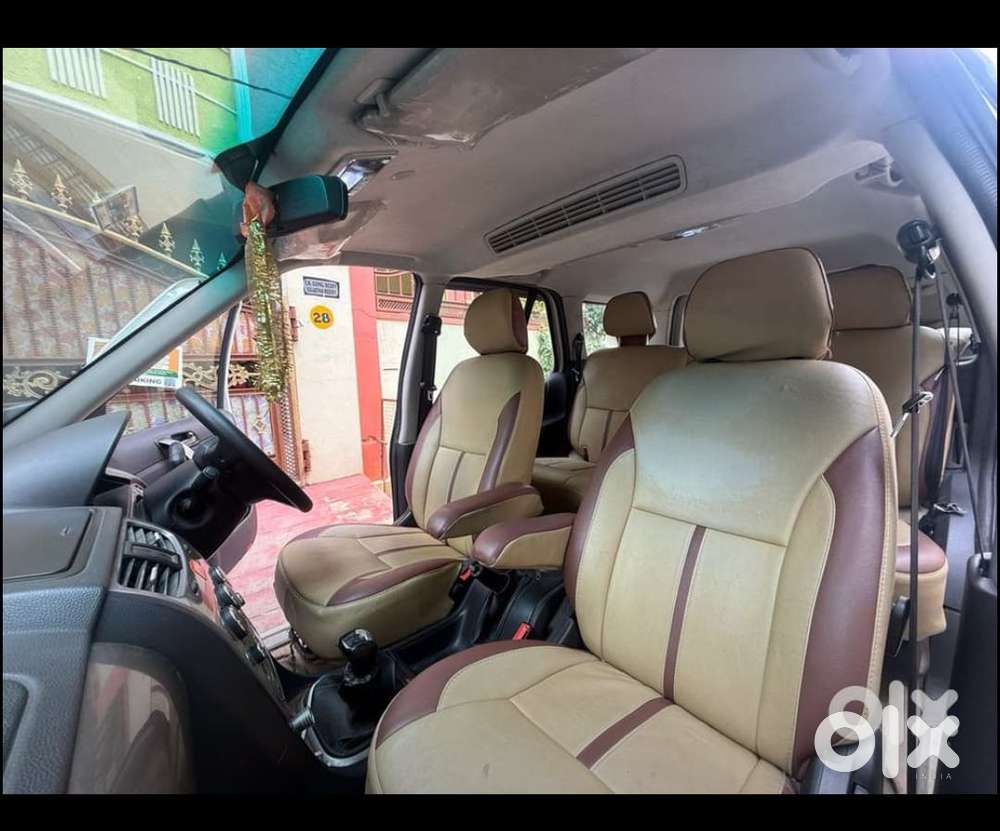 Tata Safari Storme 2016