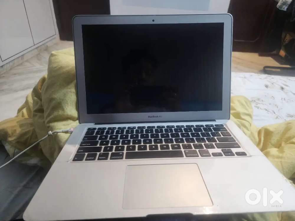 Apple macbook for sale ( early 2015 model )