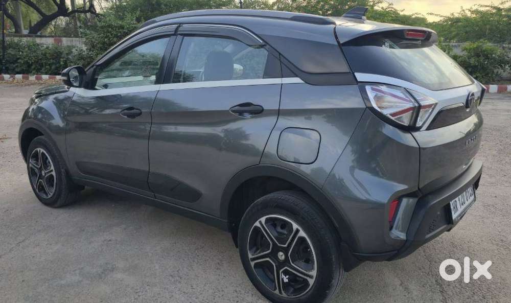 Tata Nexon Fearless Plus (ps) 1.5 Diesel 6mt Red Dark Edition, 2023,..